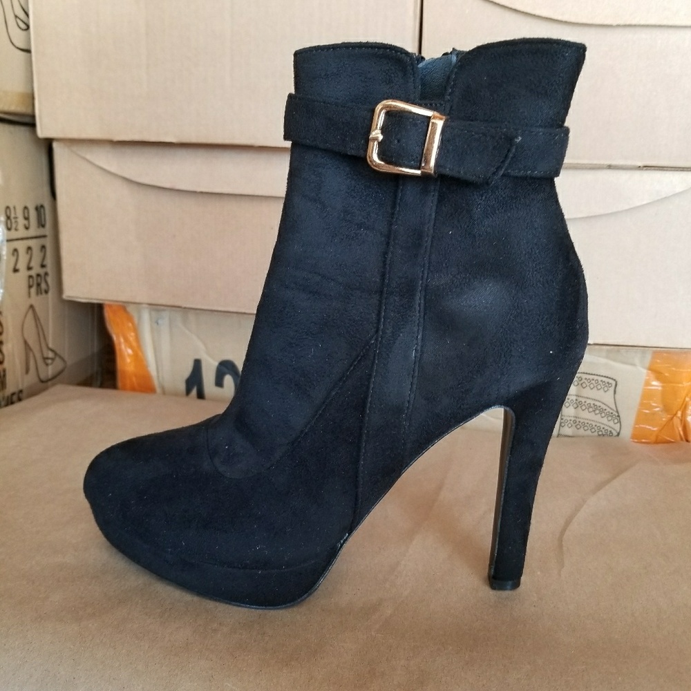 Display- Belly1-Faux Suede Platform Booty w/Buckle
